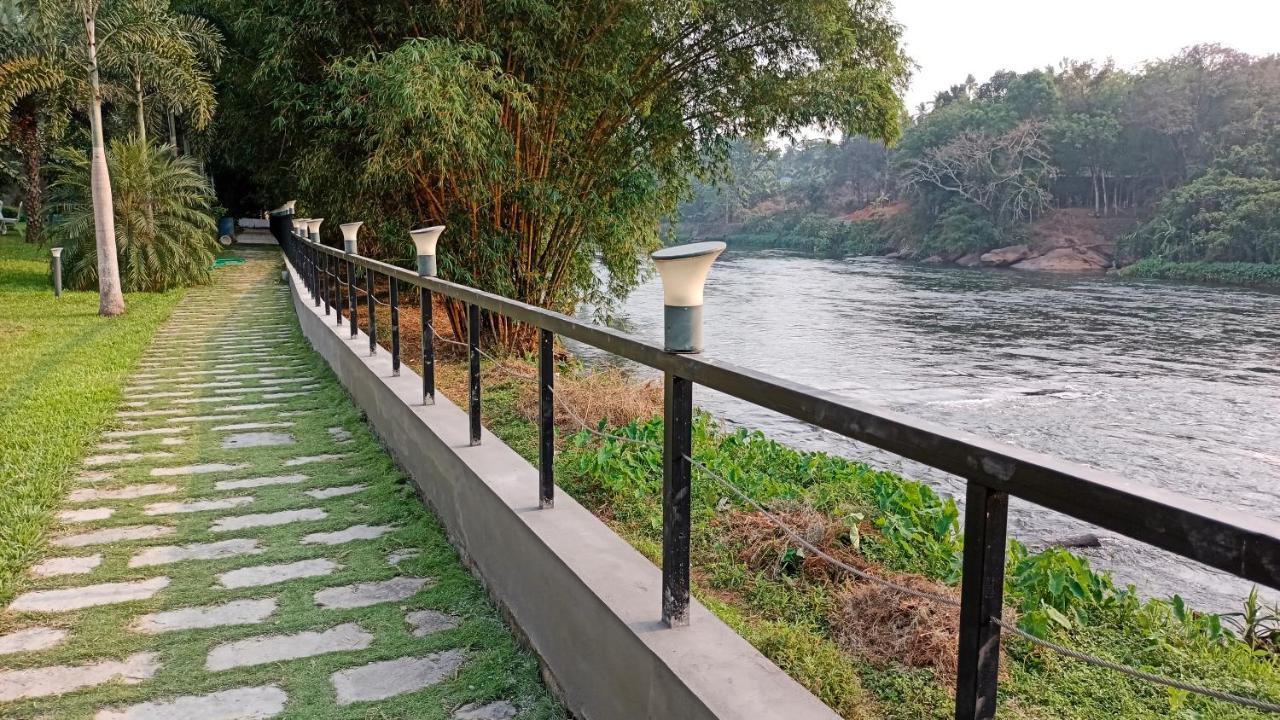 River Terrace Resort&Spa Kochi Exterior photo