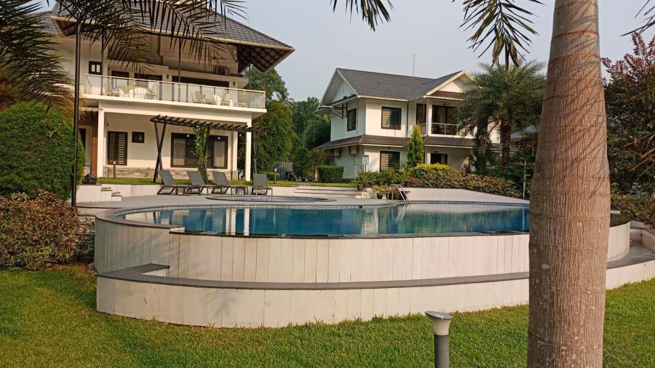 River Terrace Resort&Spa Kochi Exterior photo