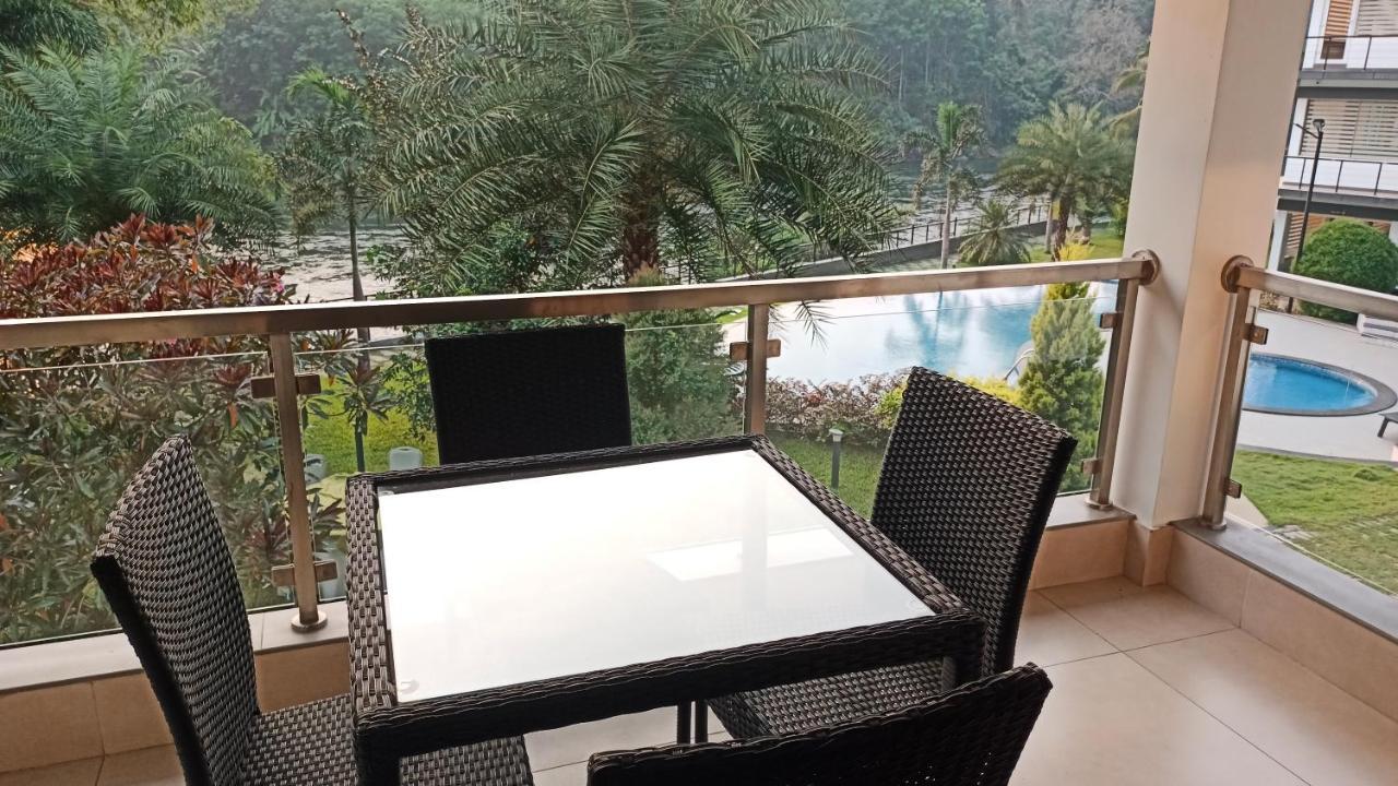River Terrace Resort&Spa Kochi Exterior photo